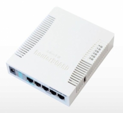 MikroTik RB751U-2HnD 32 MB RAM, 400 MHz, 5x LAN, 1x USB, MIMO (2x2), 2,4 GHz vč. L4