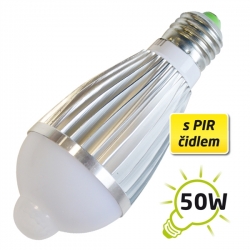 LED žárovka E27 7W PIR čidlo bílá denní 600lm 230V