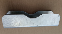 Třmen protikus 4mm, rozteč 150mm, žárový zinek